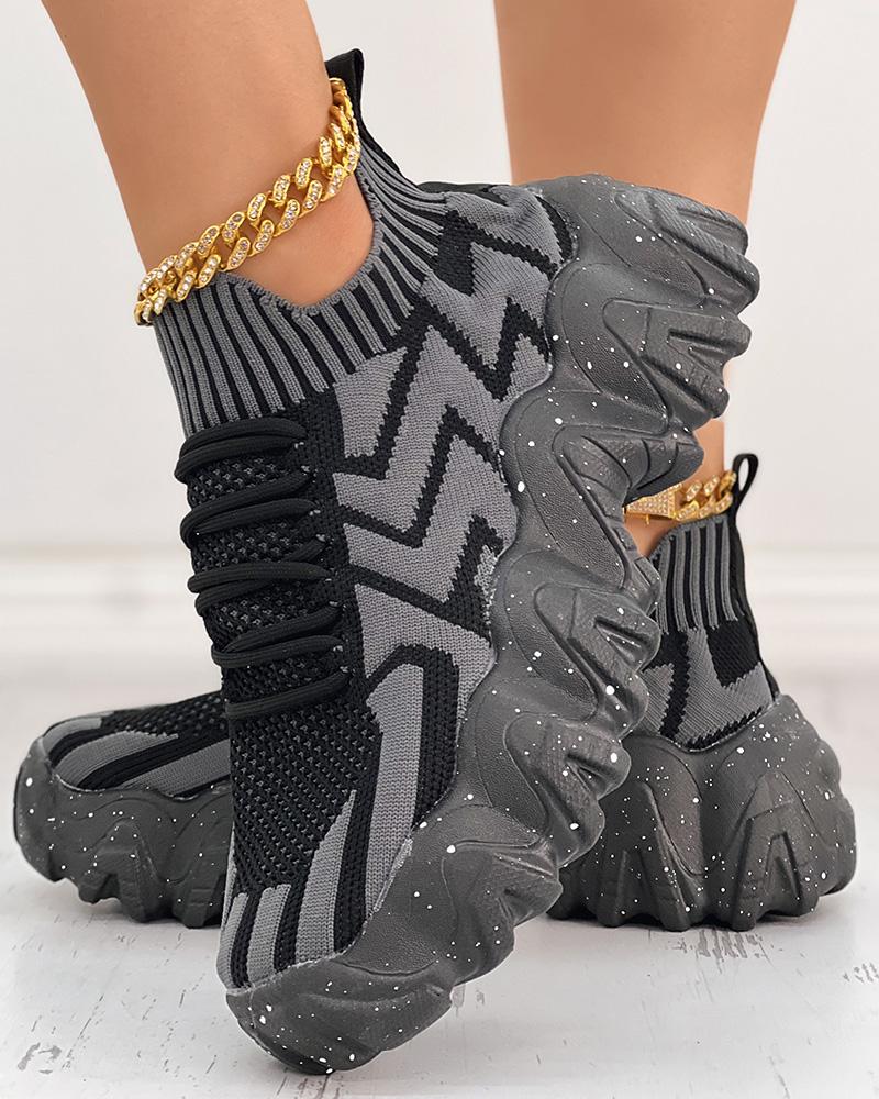 

Chevron Pattern Breathable Lace-up Sneakers, Black