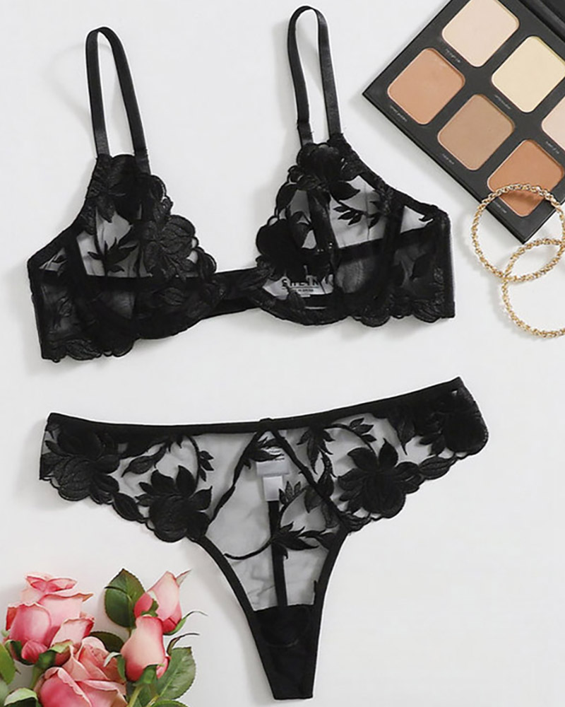 

Floral Pattern Lace Spaghetti Strap Lingerie Set, Black