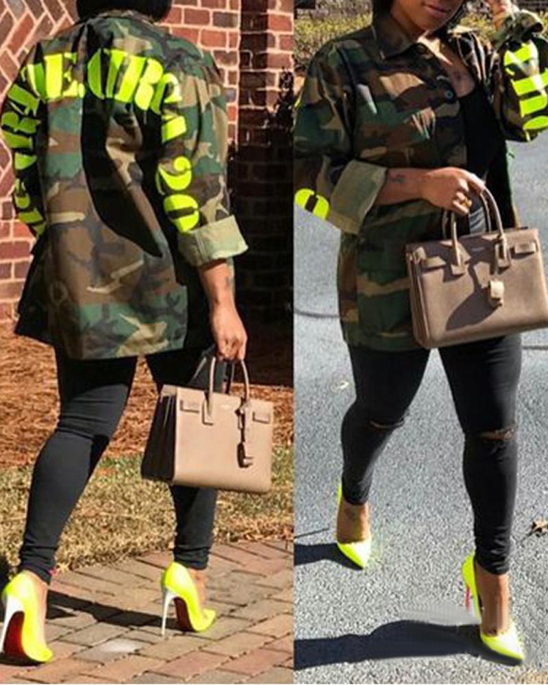 

Plus Size Camouflage Letter Print Long Sleeve Shacket, Green