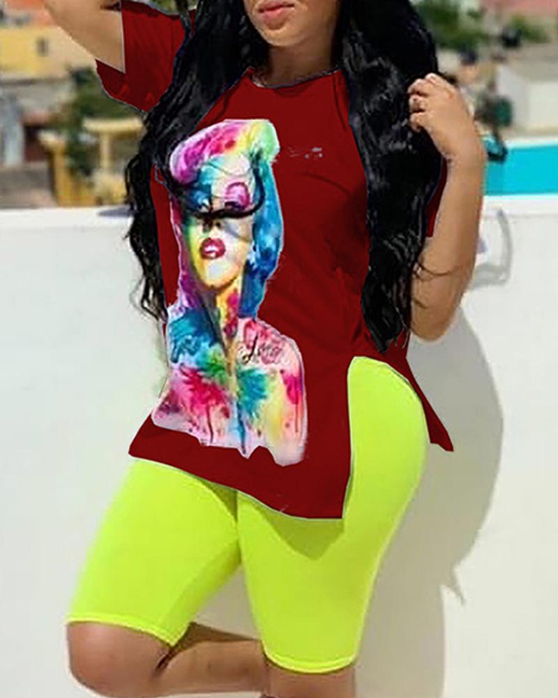 

Plus Size Figure Print Split Hem Top & Shorts Set, Red
