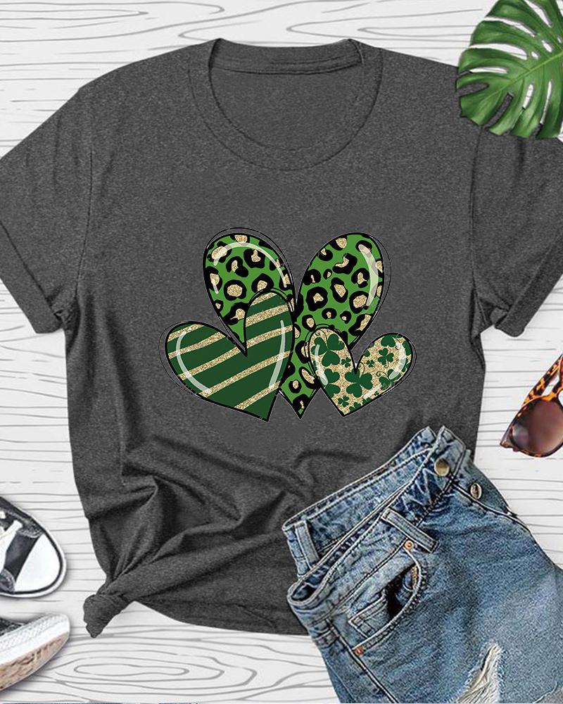 

St. Patrick' Day Clover Heart Print Casual T-shirt, Dark grey