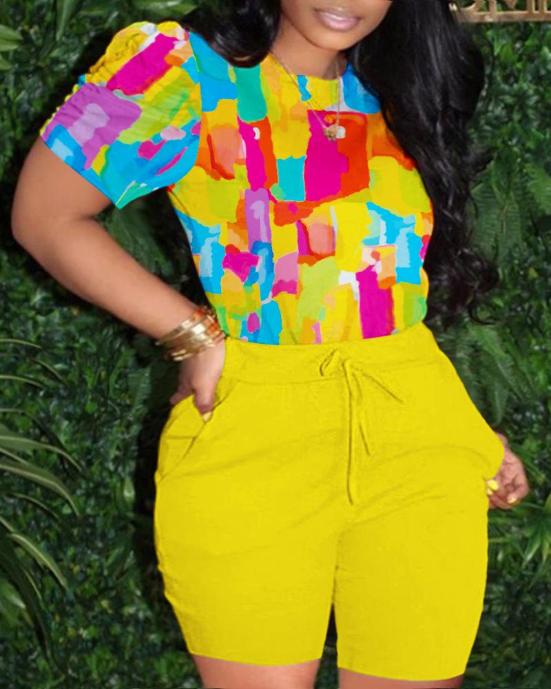 

Plus Size Melting Colors All Over Print Top & Drawstring Shorts Set, Yellow