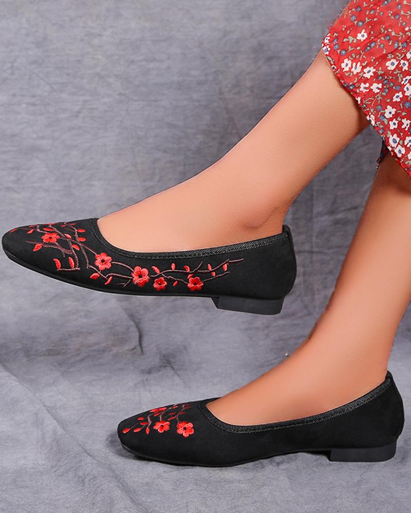 

Square Toe National Style Floral Embroidery Slip-on, Black