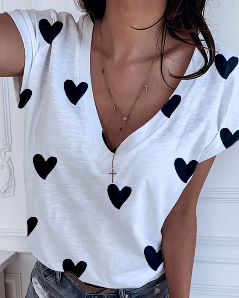

Heart Print V-neck Casual T-shirt, Black