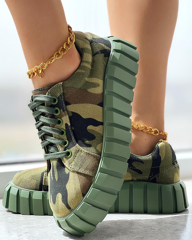 

Zapatillas de lona con cordones y plataforma con estampado de camuflaje, Camoflage