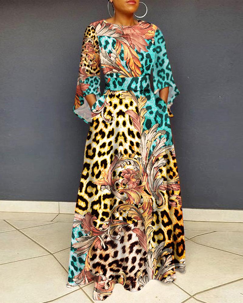 

Plus Size Baroque Leopard Print BellSleeve Dress