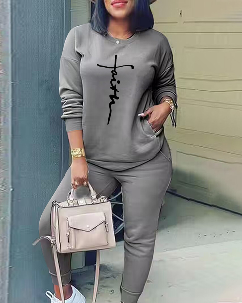 

Plus Size Faith Print Pocket Design Top & Pants Set, Gray