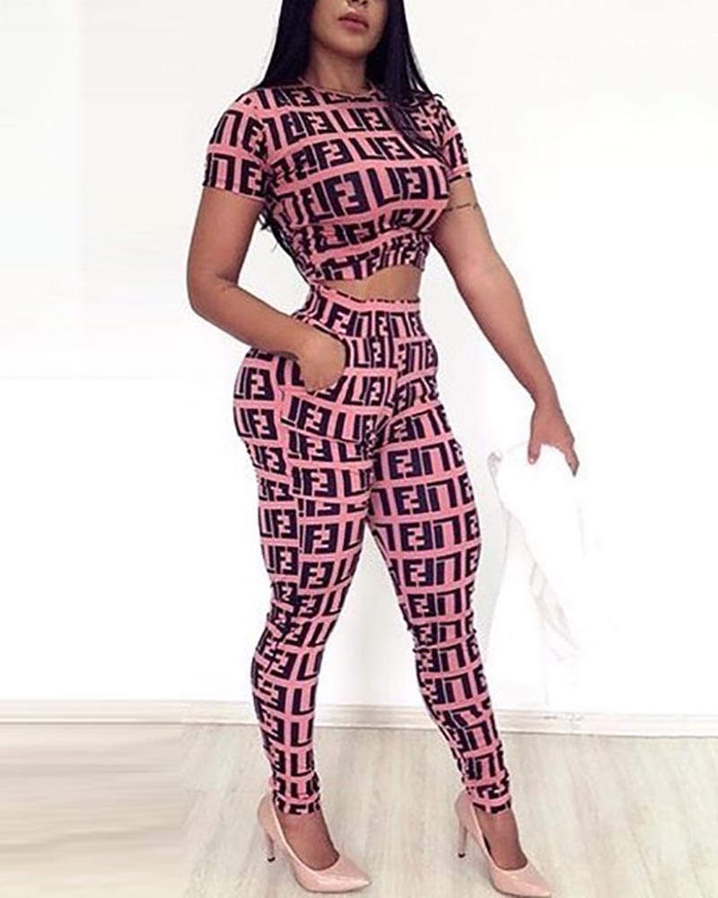 

Digital Print Crop Top & Pnats Set, Pink