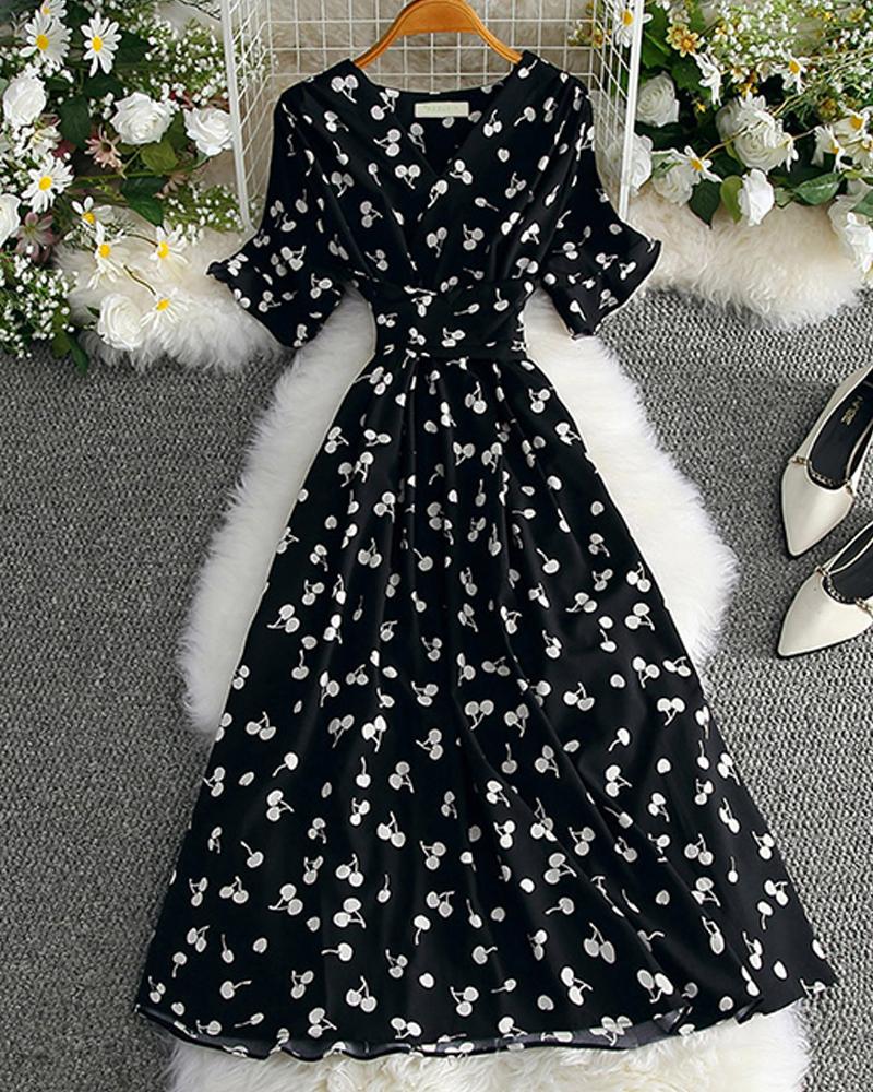

V-Neck Ruffles Sleeve Heart Print Dress, Black