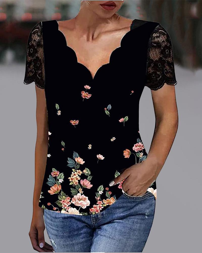 

Floral Print Contrast Lace Scallop Trim Top, Black