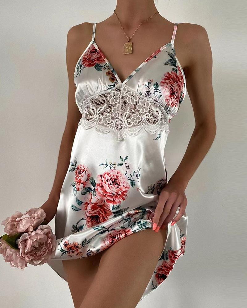 

Floral Print Contrast Lace Nightdress, White