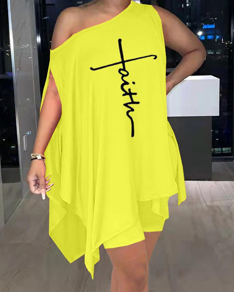 

Letter Print Cold Shoulder Split Hem Top & Shorts Set, Yellow