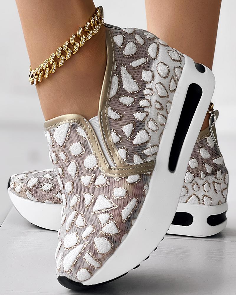 

Geometric Pattern Breathable Muffin Slip On Sneakers, Gold&white