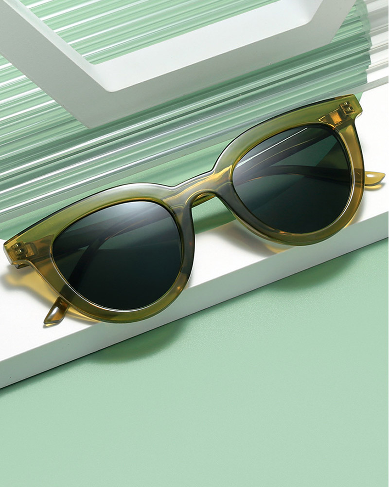 

Cat Eye Frame Contrast Paneled Sunglasses, Green