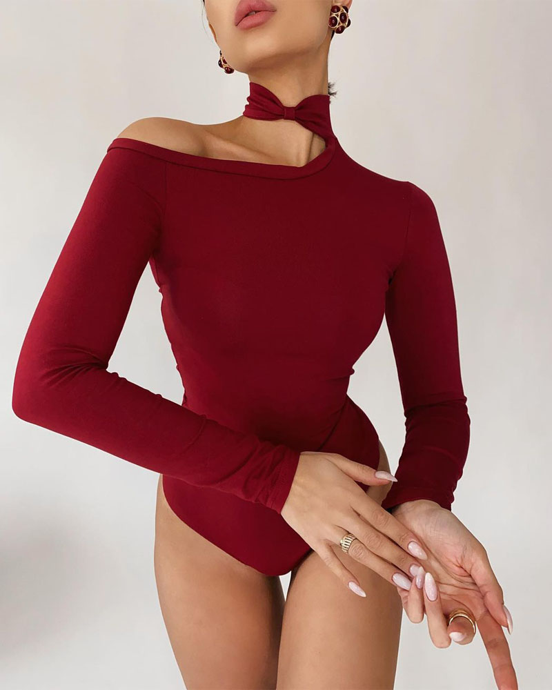 

Bowknot Decor Cold Shoulder Skinny Bodysuit, Wine red