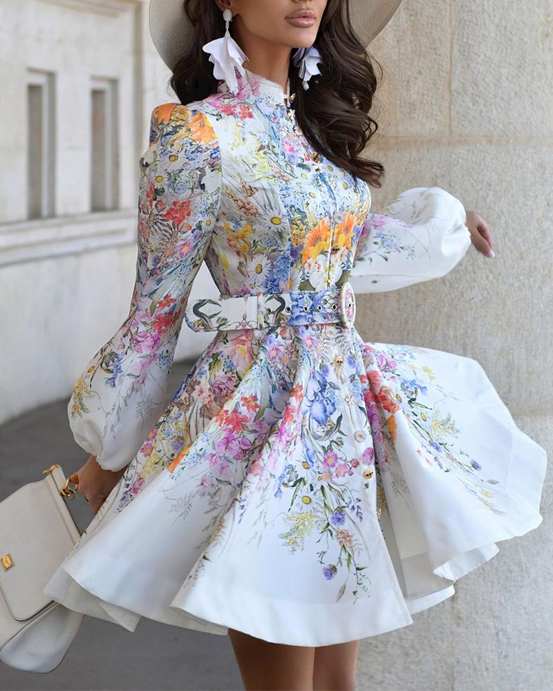 

Vestido com botões mistos, estampa floral francesa, gola alta, manga lanterna, elegante estilo palácio, cintura marcada, bainha guarda-chuva, com cinto, White