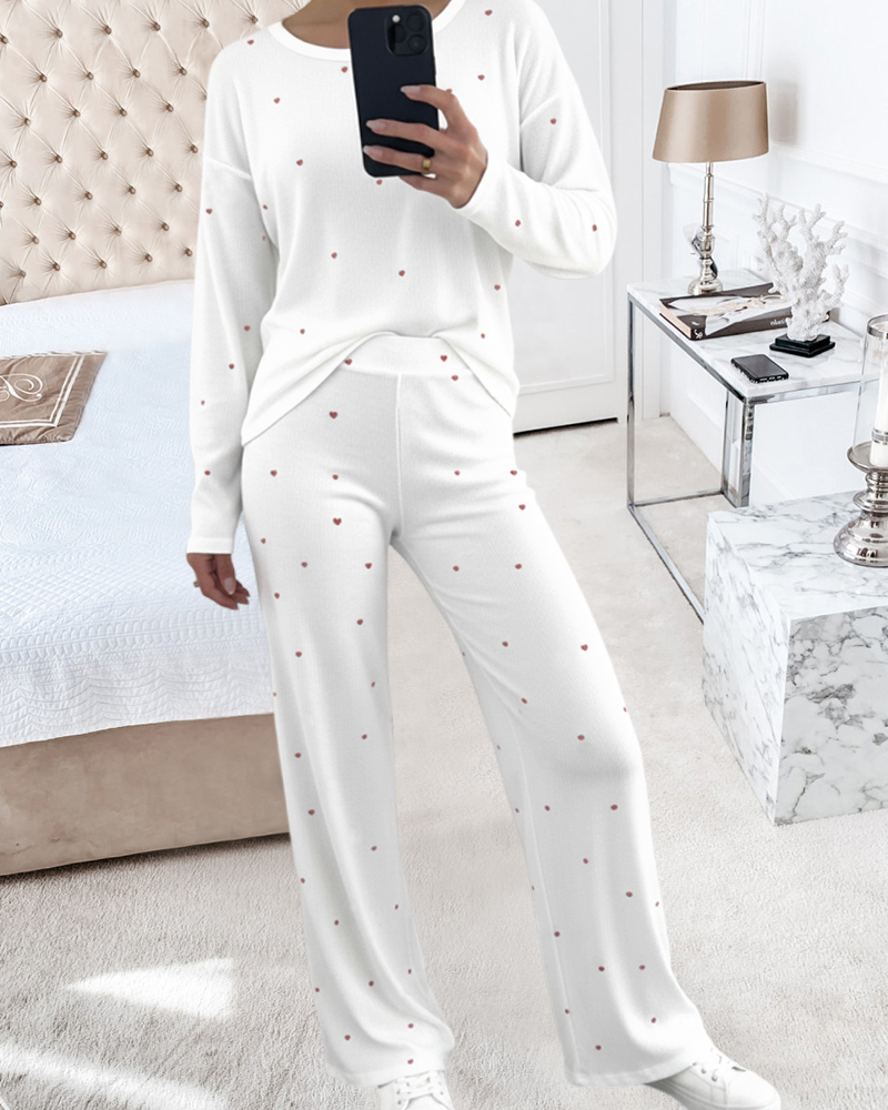 

Conjunto de pijama de 2 piezas con estampado de corazones, camisa de manga larga con cuello redondo y pantalones casuales de pierna ancha., White