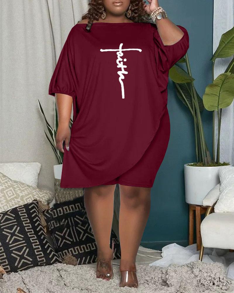 

Plus Size Letter Print Asymmetrical Top & Shorts Set, Wine red