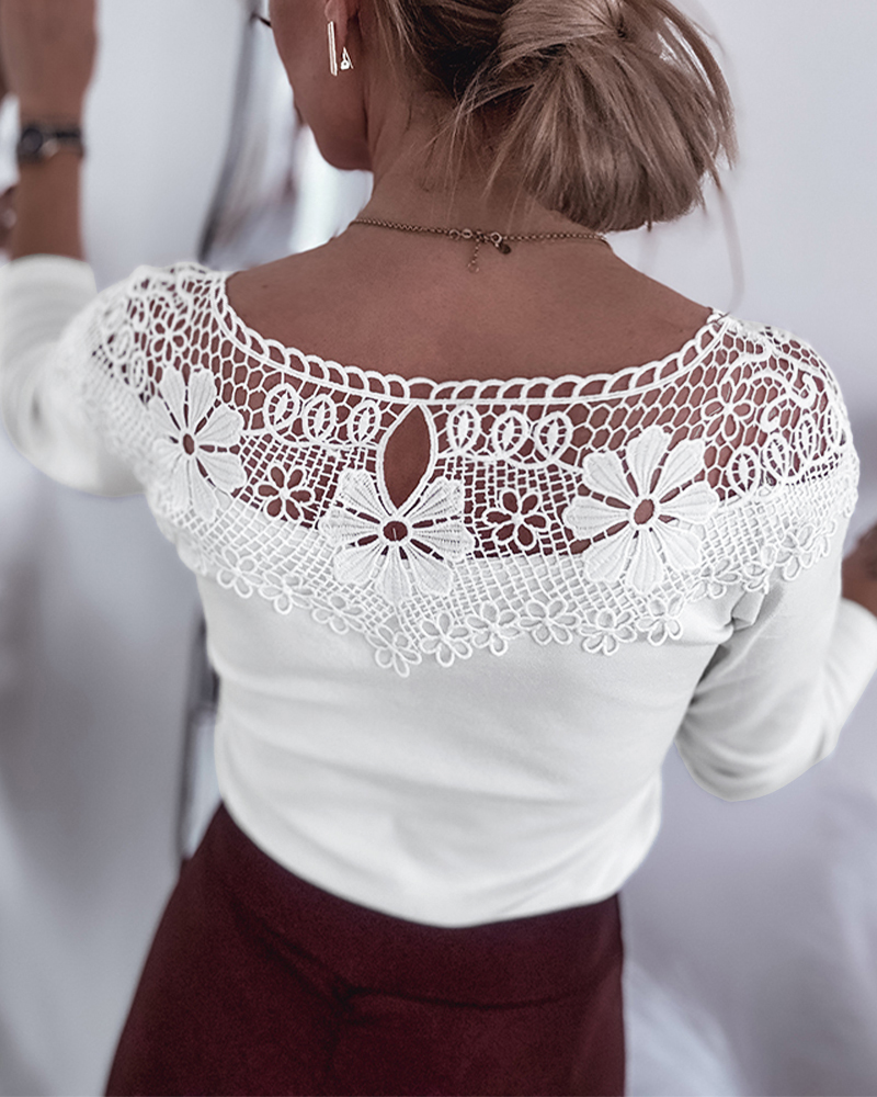 

Camiseta de manga larga con encaje de guipur y aberturas, corte ajustado, versátil y para combinar con varias capas, White