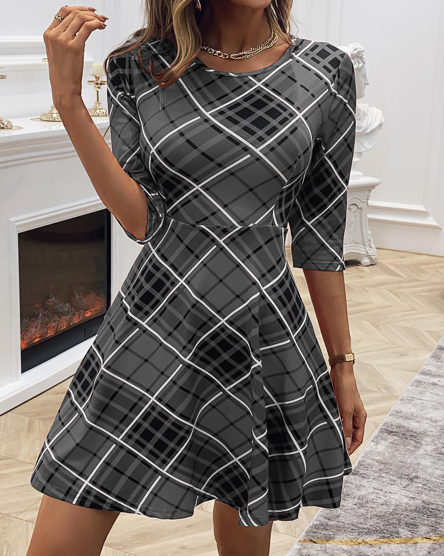 

Half Sleeve Plaid Casual Flared Dress, Gray