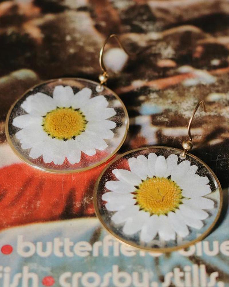 

1Pair Daisy Pattern Geometric Hook Earrings, White