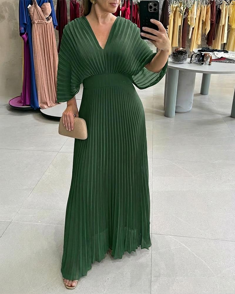 

Vestido longo plissado de cintura alta com decote em V profundo, mangas morcego e detalhe de amarração nas costas. Ideal para ocasiões casuais, com zíper e costas abertas., Green