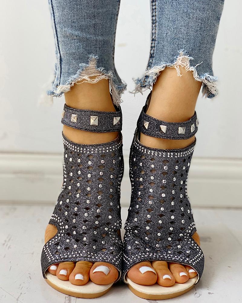 

Rivet Detail Cutout Flat Sandals, Black