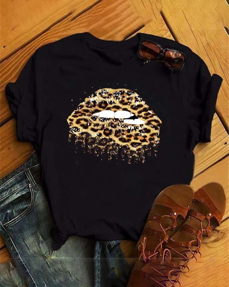 

Valentine's Day Leopard Lip Print Casual T-shirt, Black