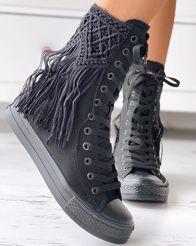 

Tassel Design Eyelet Lace-up Canvas Sneakers, Black