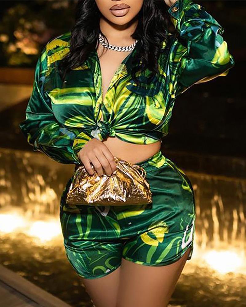 

Allover Print Tied Detail Long Sleeve Top & Shorts Set, Green