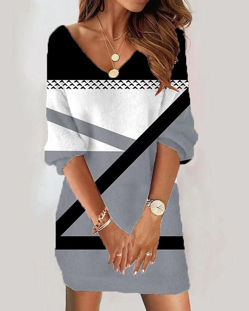 

Geometric Print V-Neck Casual Dress, Gray