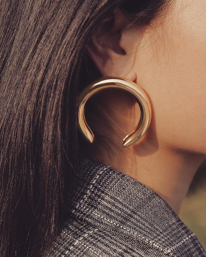

1Pair Punk Simple Moon Shaped Hoop Earrings, Gold