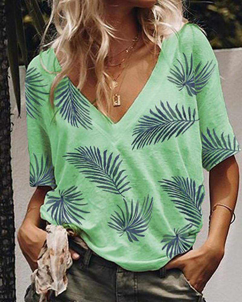 

Leaf Print V-Neck Half Sleeve Casual T-shirt, Green