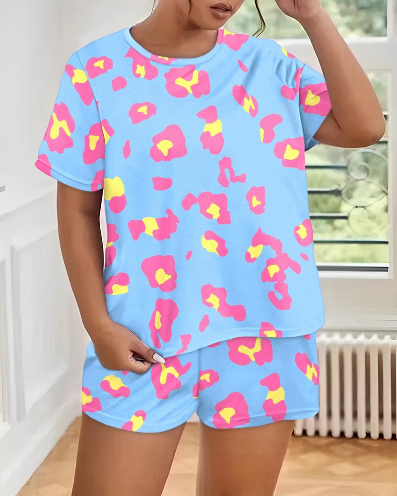 

Plus Size Pink Leopard Print Pajamas Set, Blue