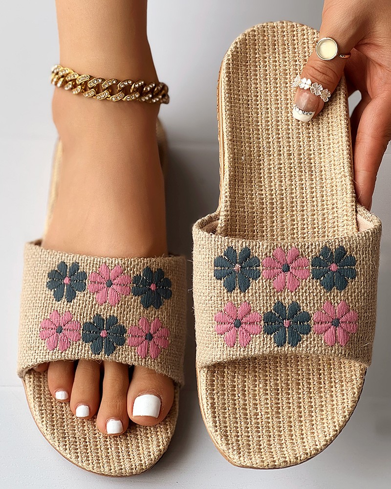 Daisy Embroidery Wide Strap Linen Slippers