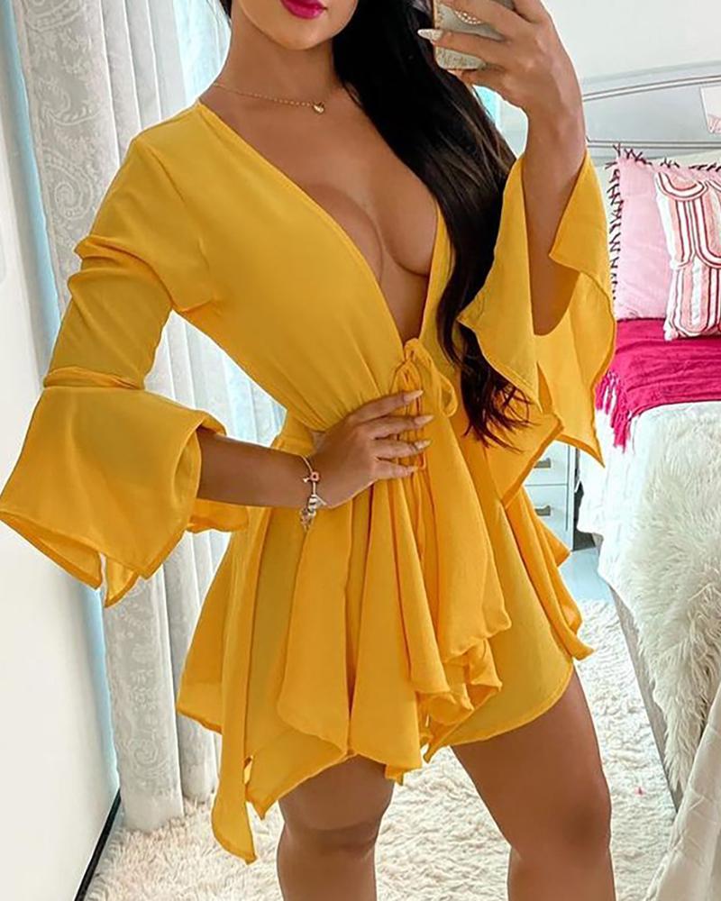 

Ruched Tied Detail Bell Sleeve Top & Shorts Set, Yellow