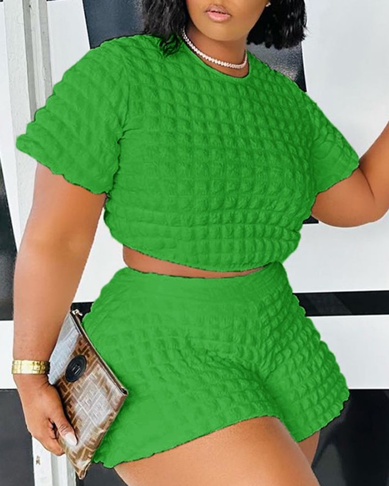 

Textured Round Neck Crop Top & High Waist Shorts Set, Green