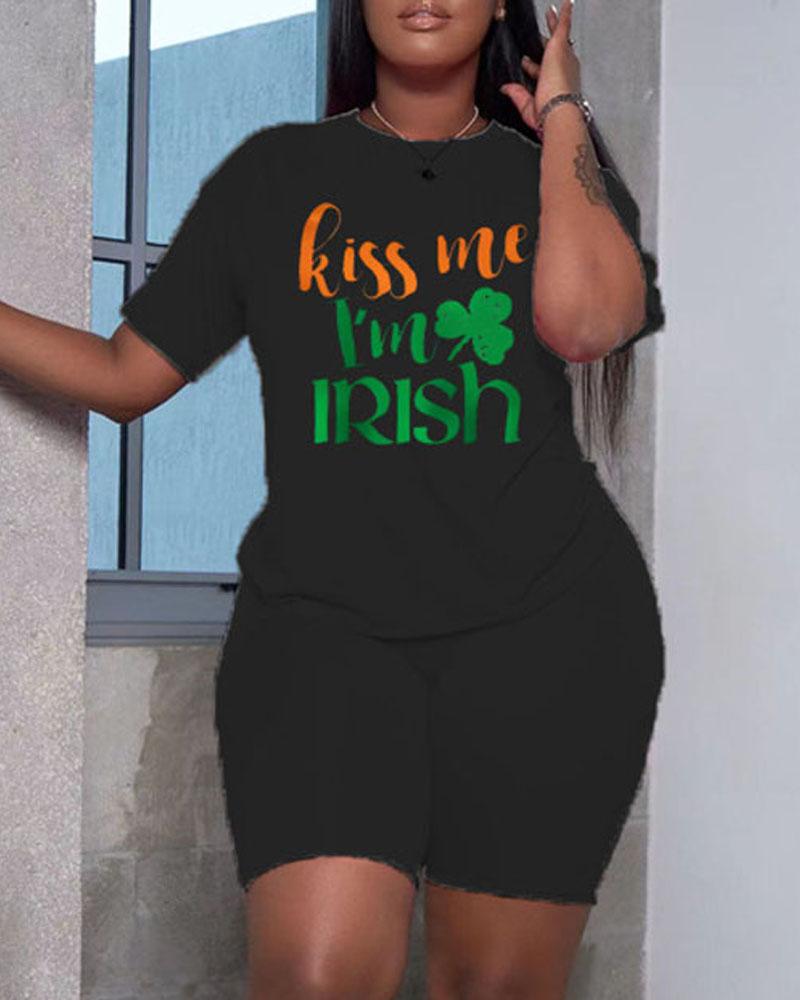 

Plus Size St. Patrick's Day Lucky Shamrock Kiss Me I'm Irish Print Top & Shorts Set, Black