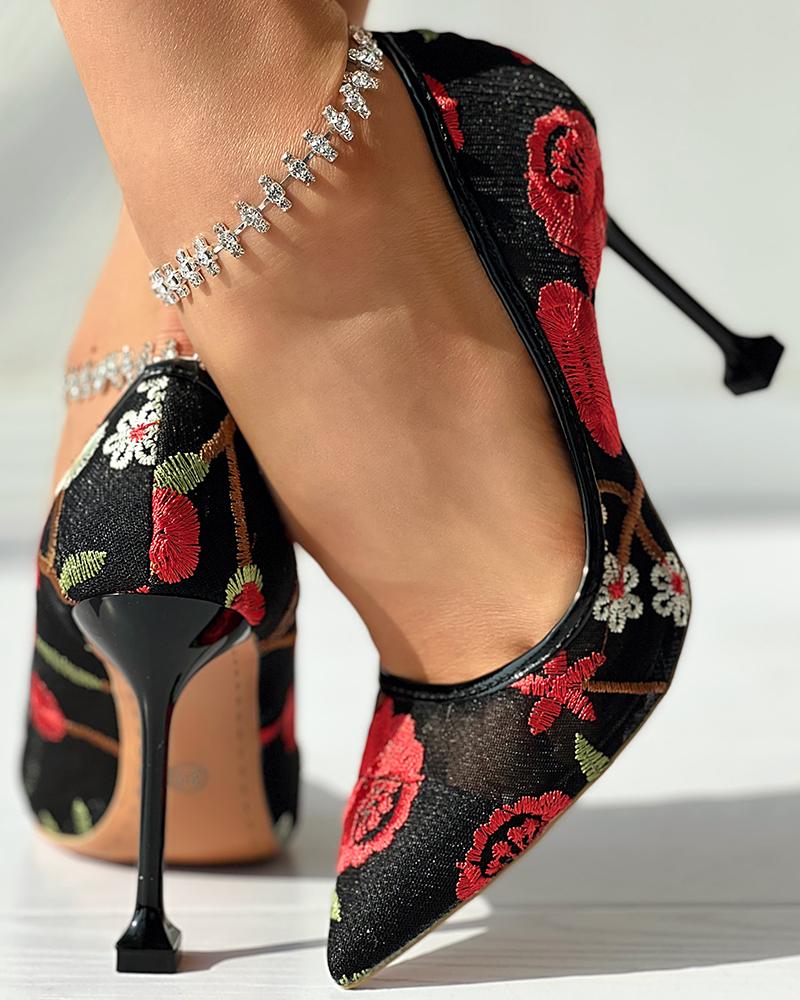 

Floral Embroidery Pyramid Heel Pumps, Black&red