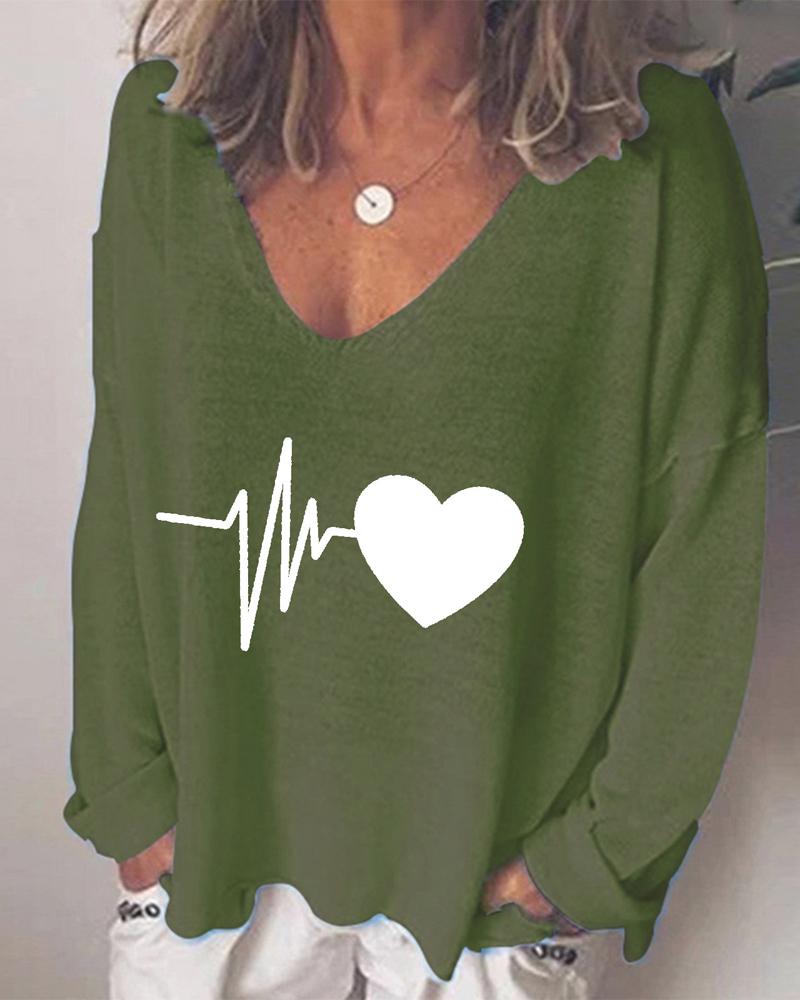 

Plus Size Heart Print V-Neck Long Sleeve Top, Green