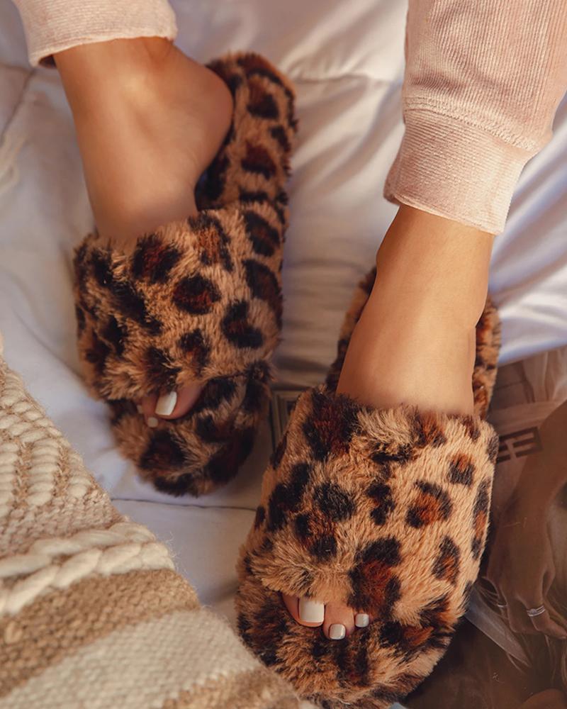 

Plain / Cheetan / Tie Dye Fluffy Slippers, Leopard