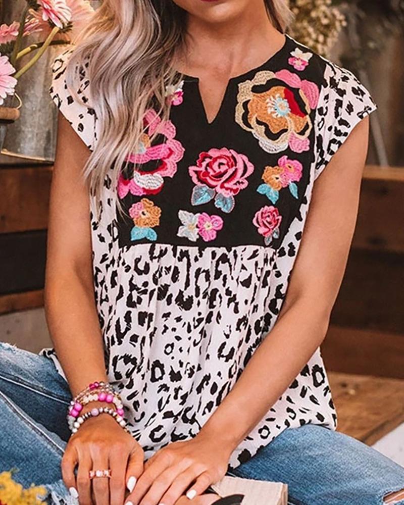 

Cheetah Floral Print Short Sleeve T-Shirt, White