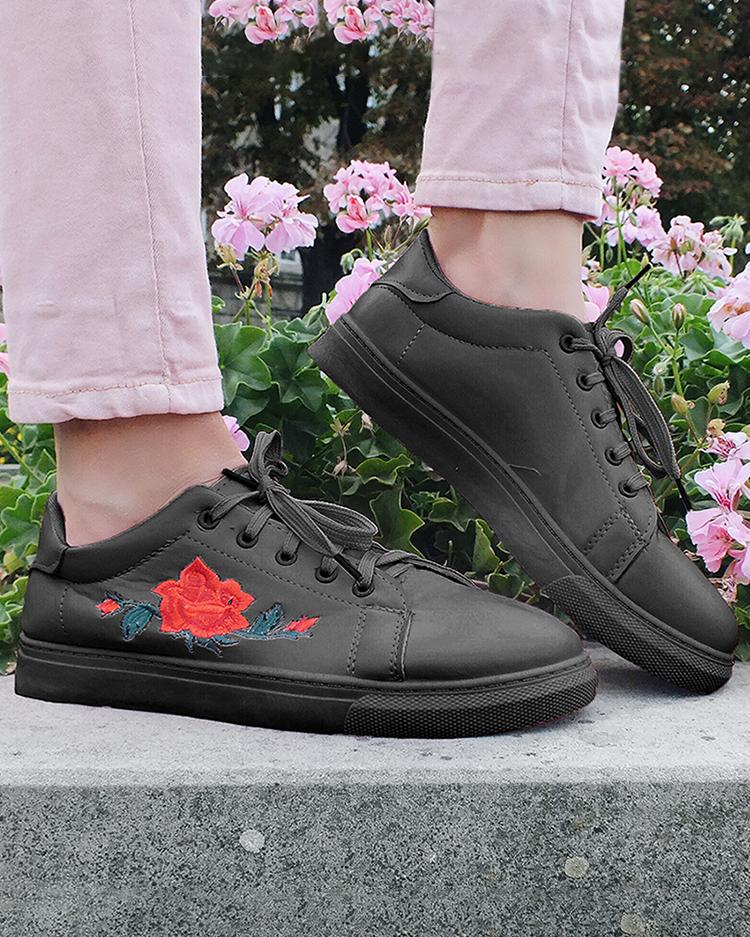 

Fashion Lace-up Floral Applique Low Top Sneakers, Black