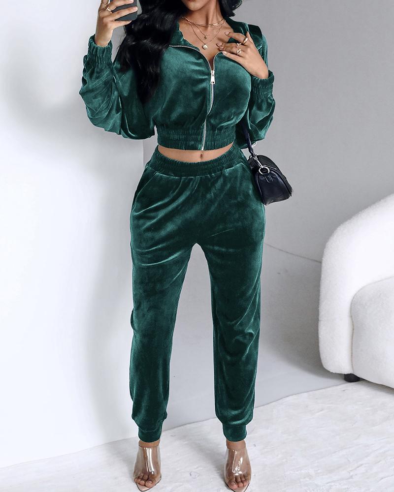 

2 Piece Velvet Lounge Outfits Zip Up Crop Sweatshirt and Cuffed Sweatpants with Pockets, Dark green