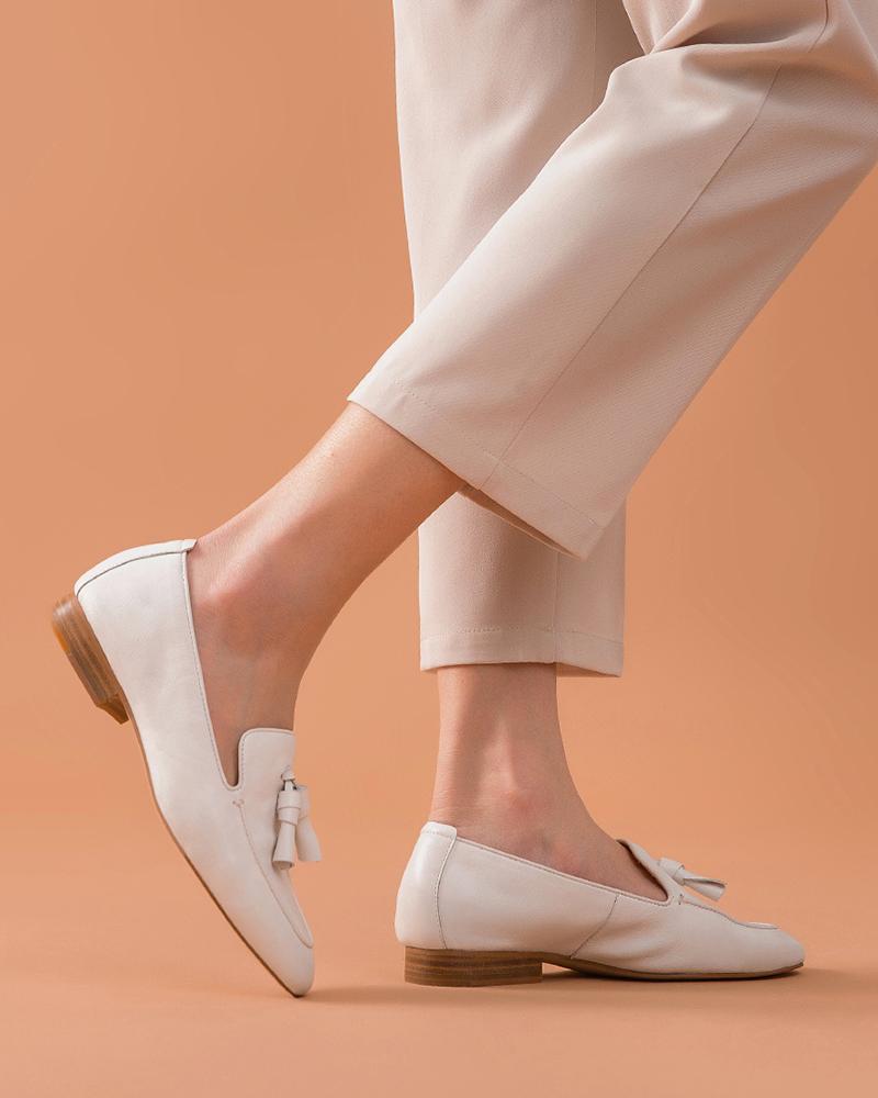 

Square Toe Tassel Loafers, White