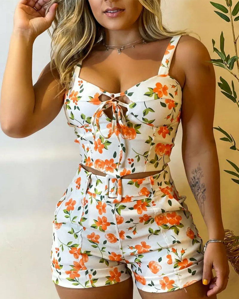 

Floral Print Lace-up Crop Top & Shorts Set, White