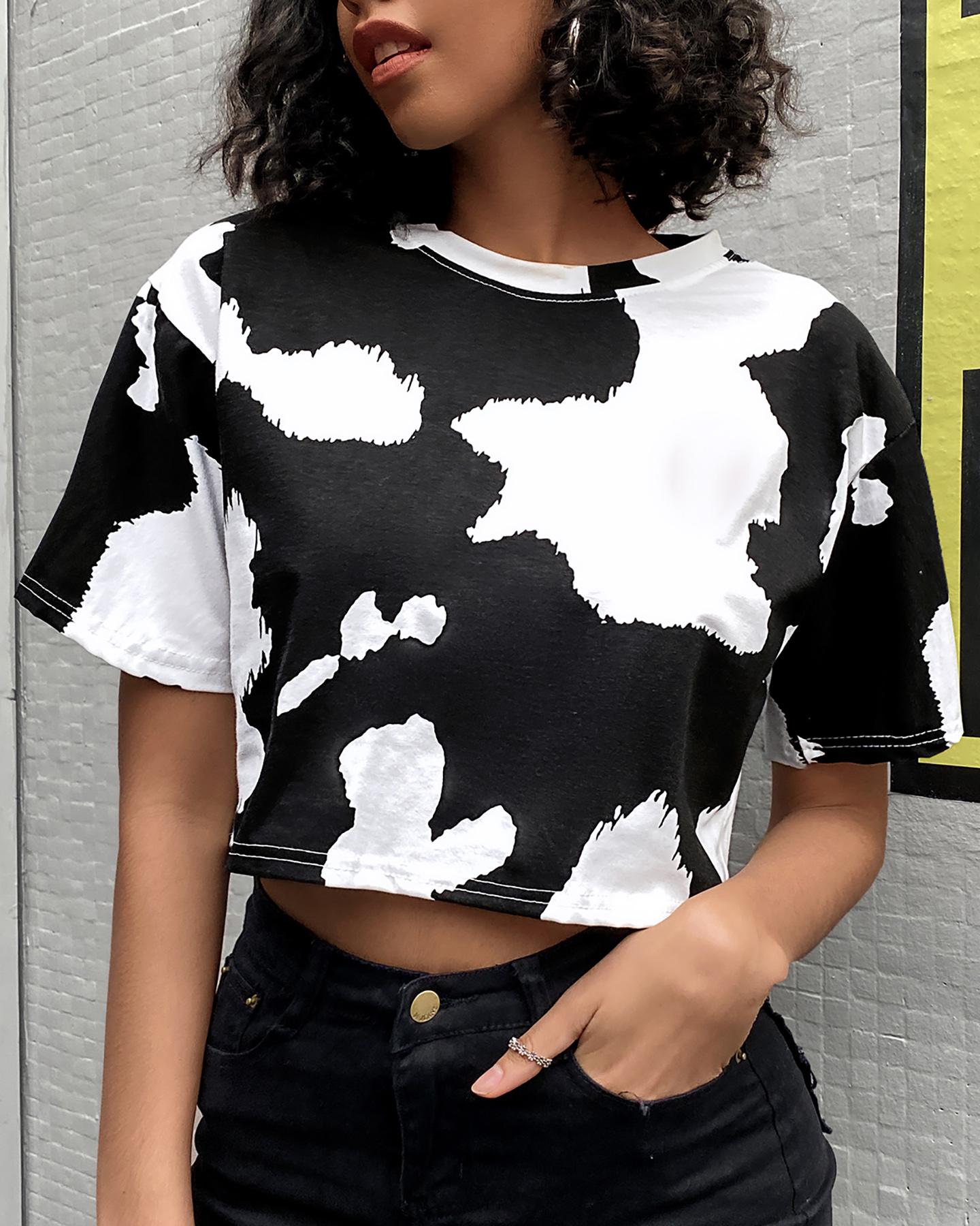 

Cow Print Colorblock Short Sleeve Crop T-shirt, Black
