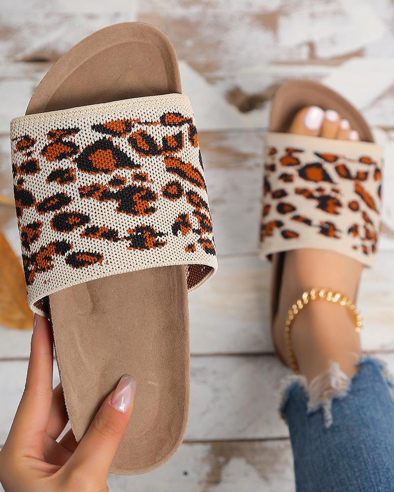 

Leopard Wide Strap Outdoor Beach Slippers