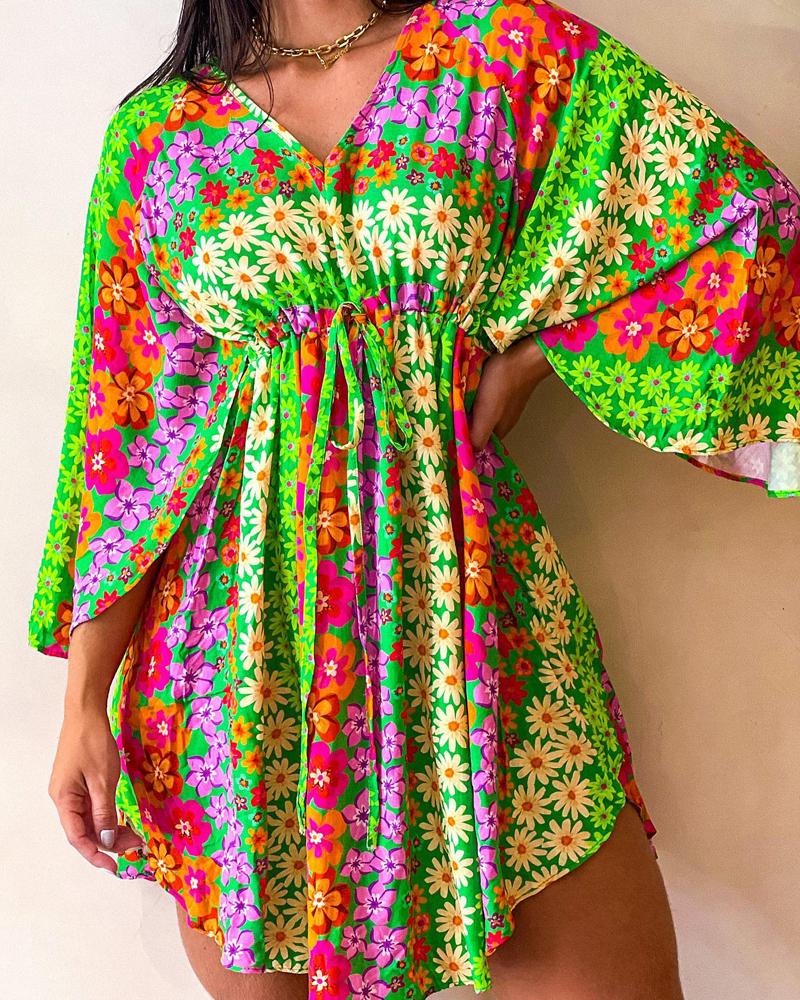 

Daisy Print Batwing Sleeve Dress, Multicolor