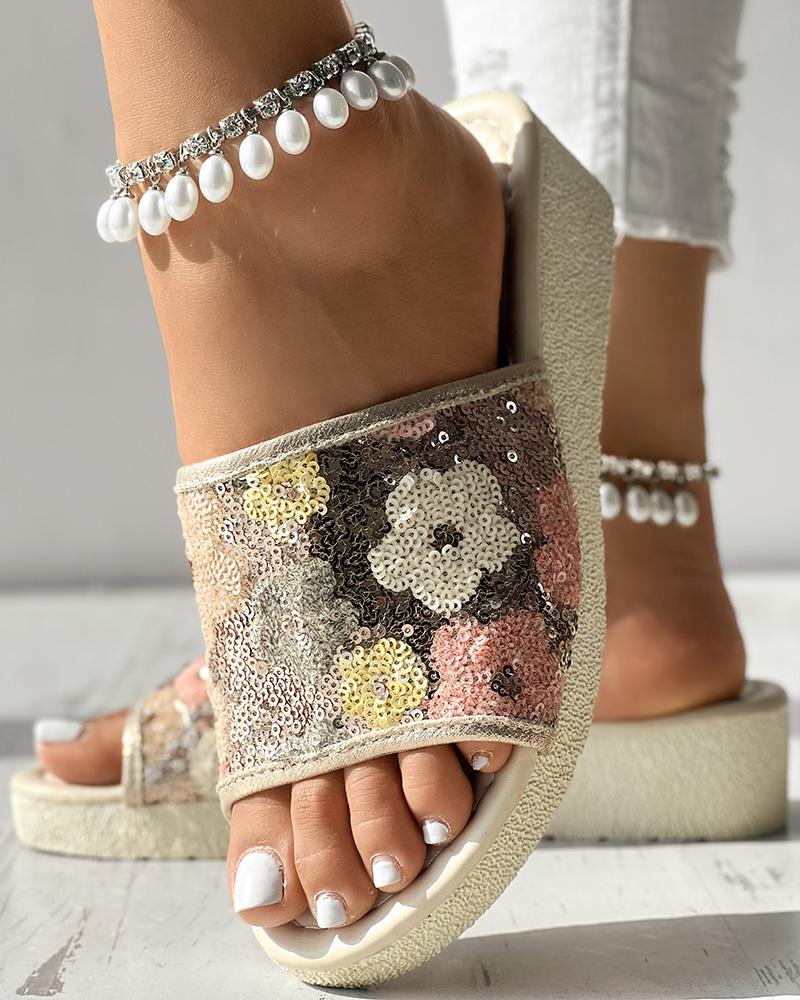 

Chaussons à paillettes contrastées et motif floral, Beige